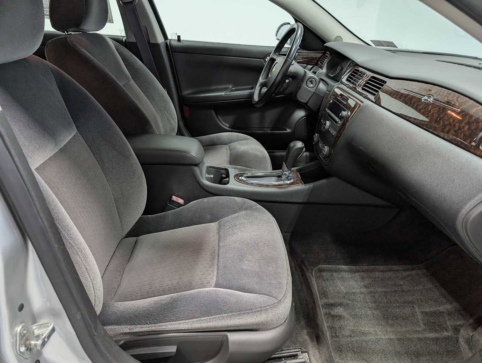 Used 2014 Chevrolet Impala LT image 36