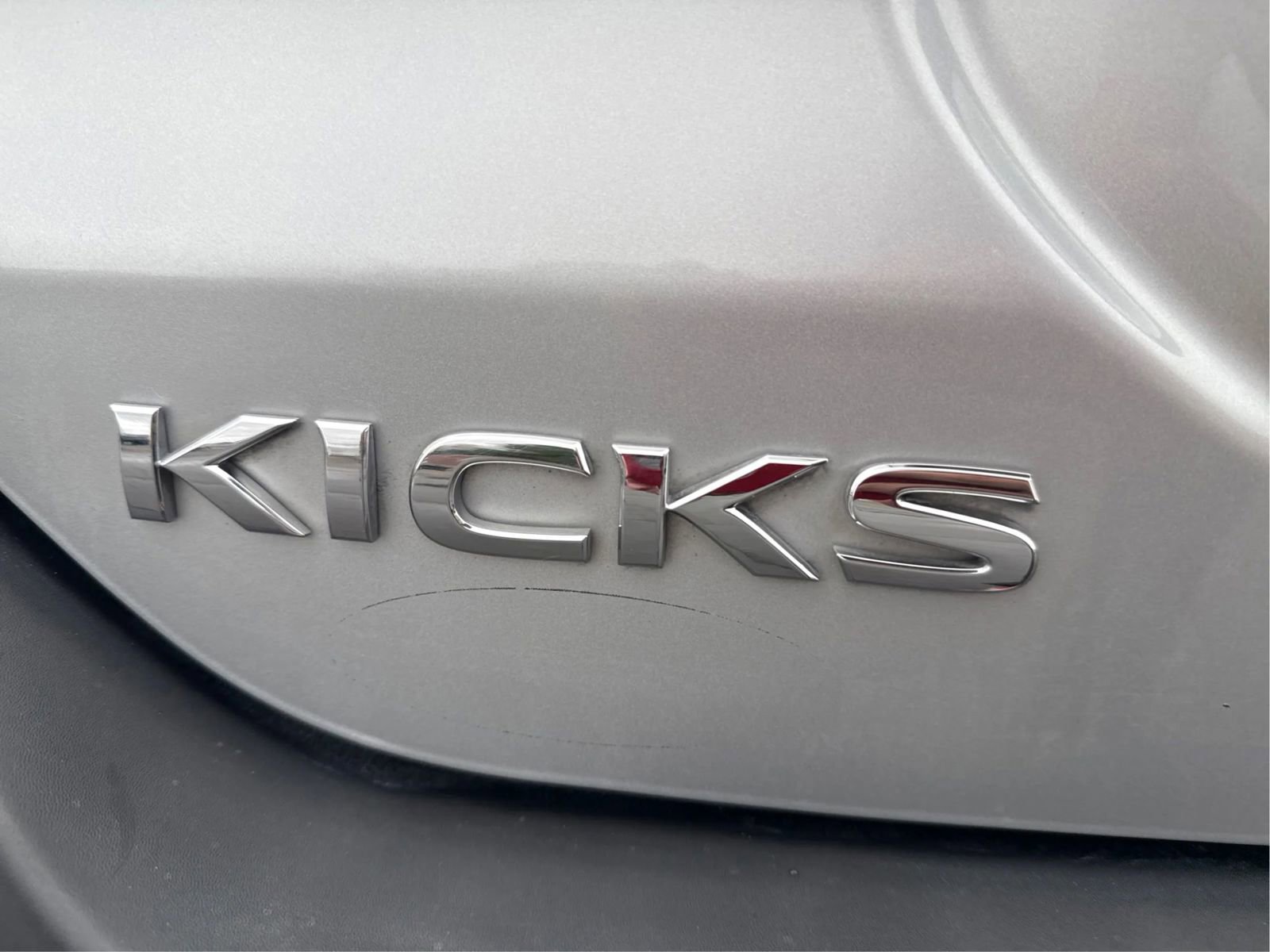 Used 2020 Nissan Kicks SR image 30