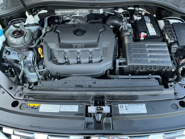 Used 2020 Volkswagen Tiguan SE w/ Panoramic Sunroof Package AWD/4WD image 18