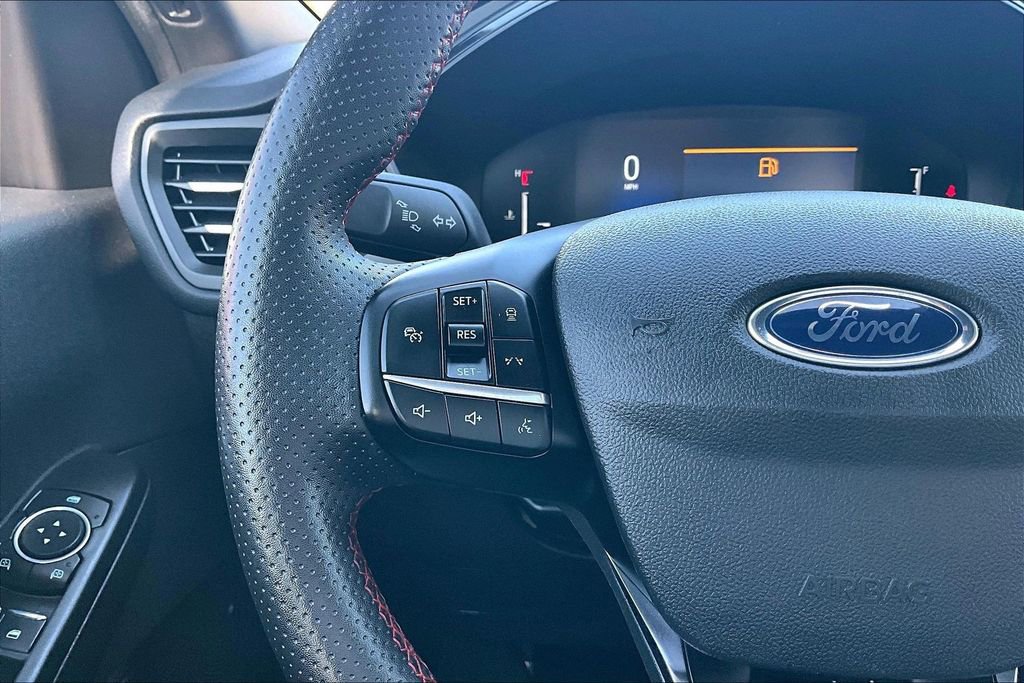 Certified 2023 Ford Escape ST-Line w/ Tech Pack #1 FWD image 17