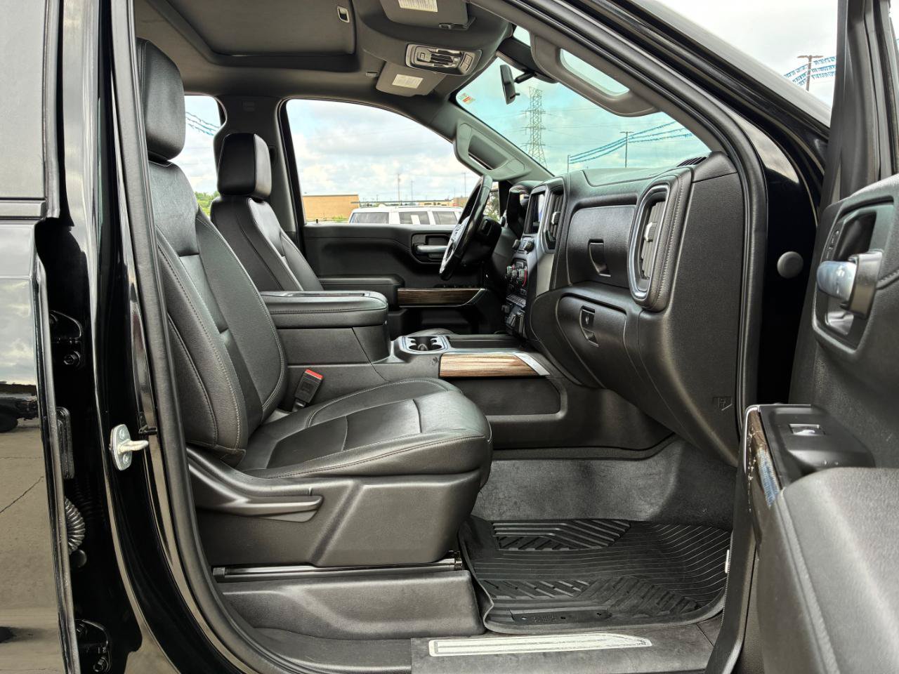 Used 2021 Chevrolet Silverado 1500 LT Trail Boss w/ Convenience Package II AWD/4WD image 16