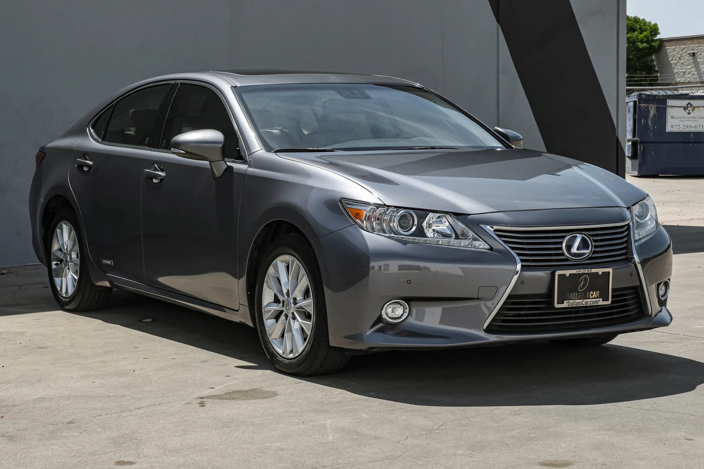 Used 2014 Lexus ES 300h w/ Luxury Package w/Bamboo Trim FWD image 6