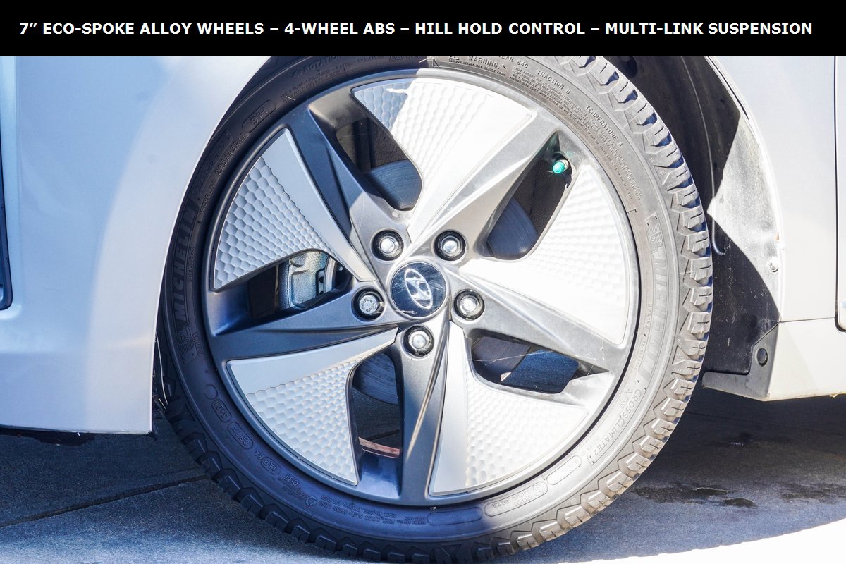 Used 2022 Hyundai Ioniq SEL image 3