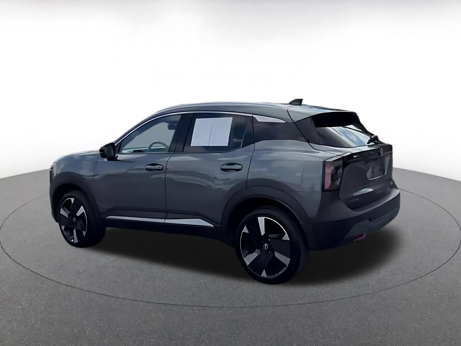 Used 2026 Nissan Kicks SR AWD/4WD image 9