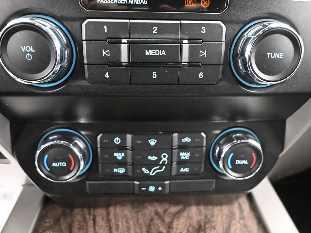 Used 2019 Ford F350 Lariat image 16