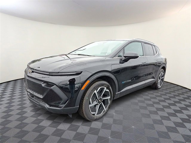 New 2026 Chevrolet Equinox EV LT image 2