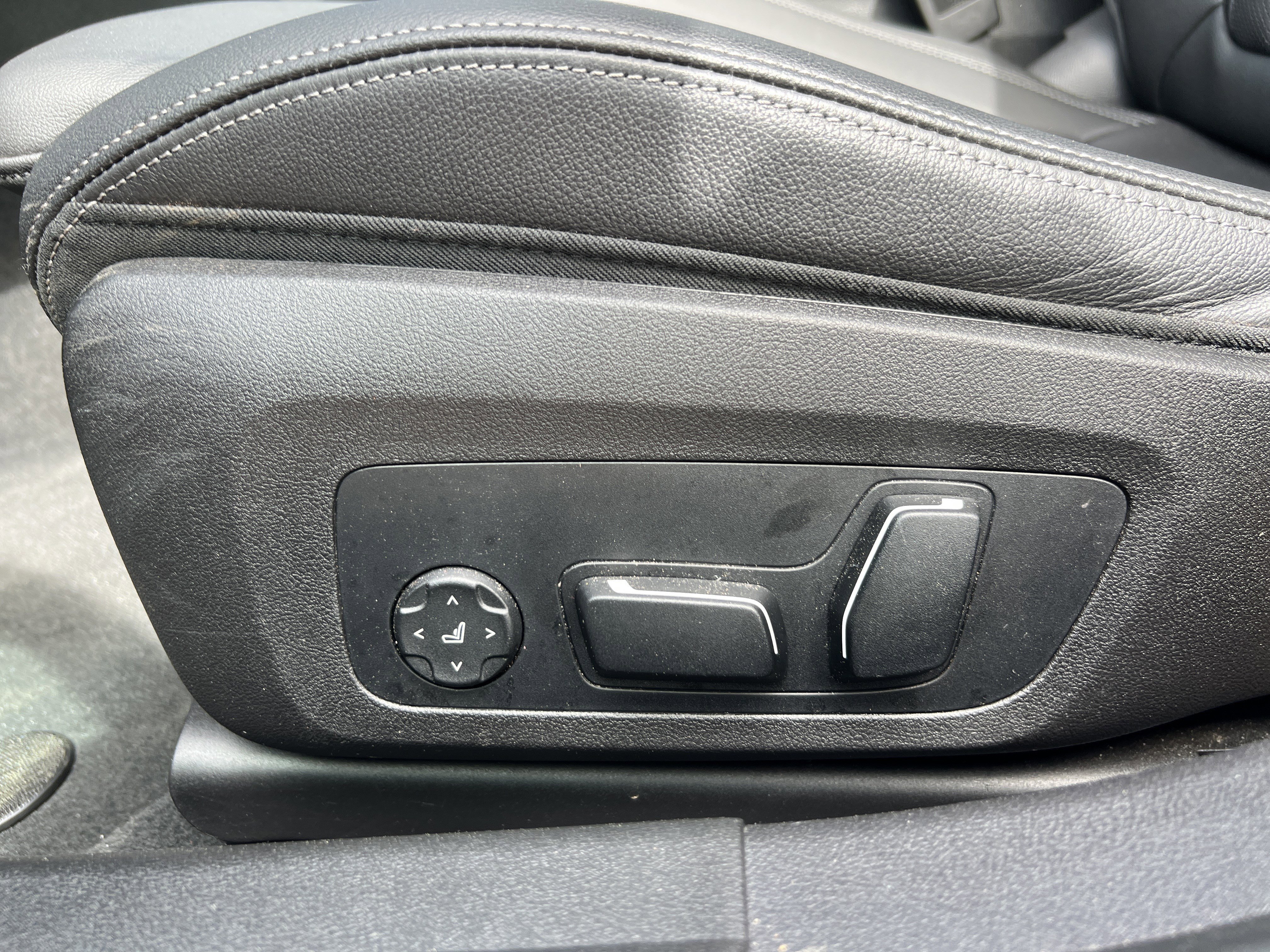 Certified 2025 BMW M340i image 38