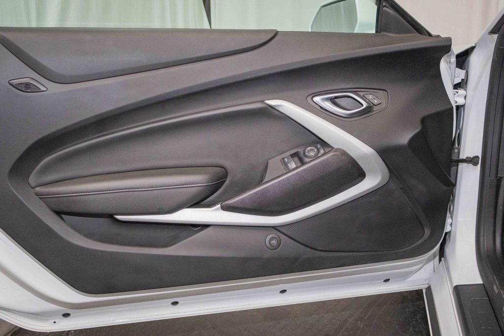 Used 2019 Chevrolet Camaro SS image 10