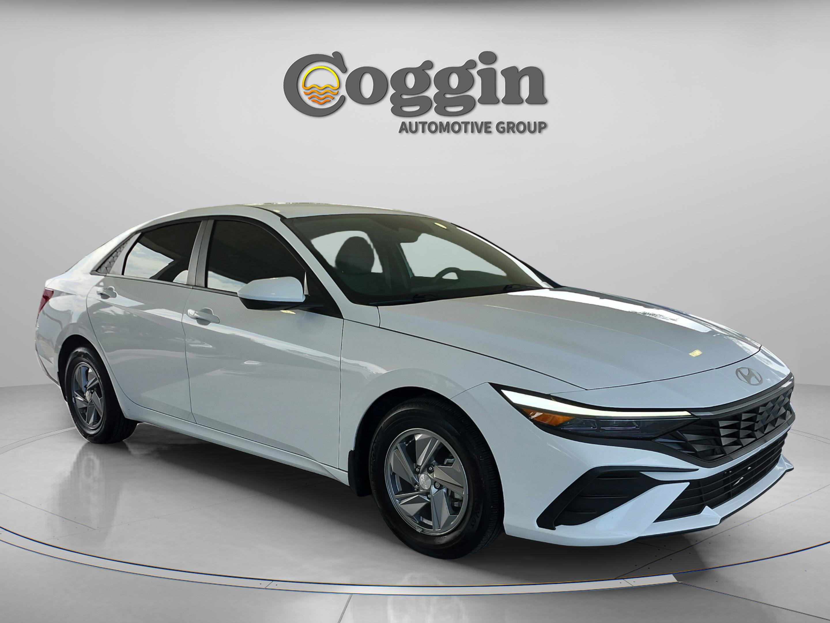 Used 2025 Hyundai Elantra SE FWD image 7