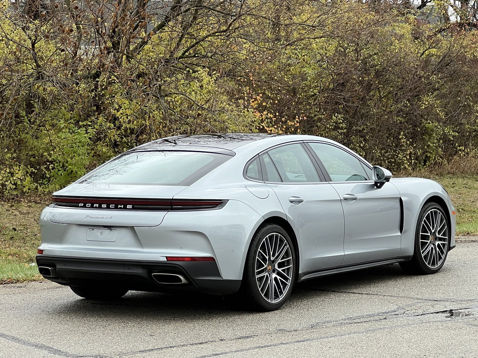 Certified 2025 Porsche Panamera 4 image 6