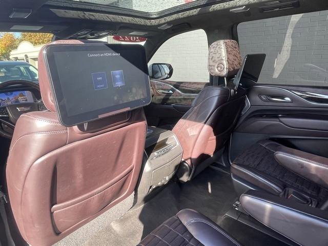Used 2022 Cadillac Escalade ESV Sport Platinum w/ LPO, ONYX Package image 27
