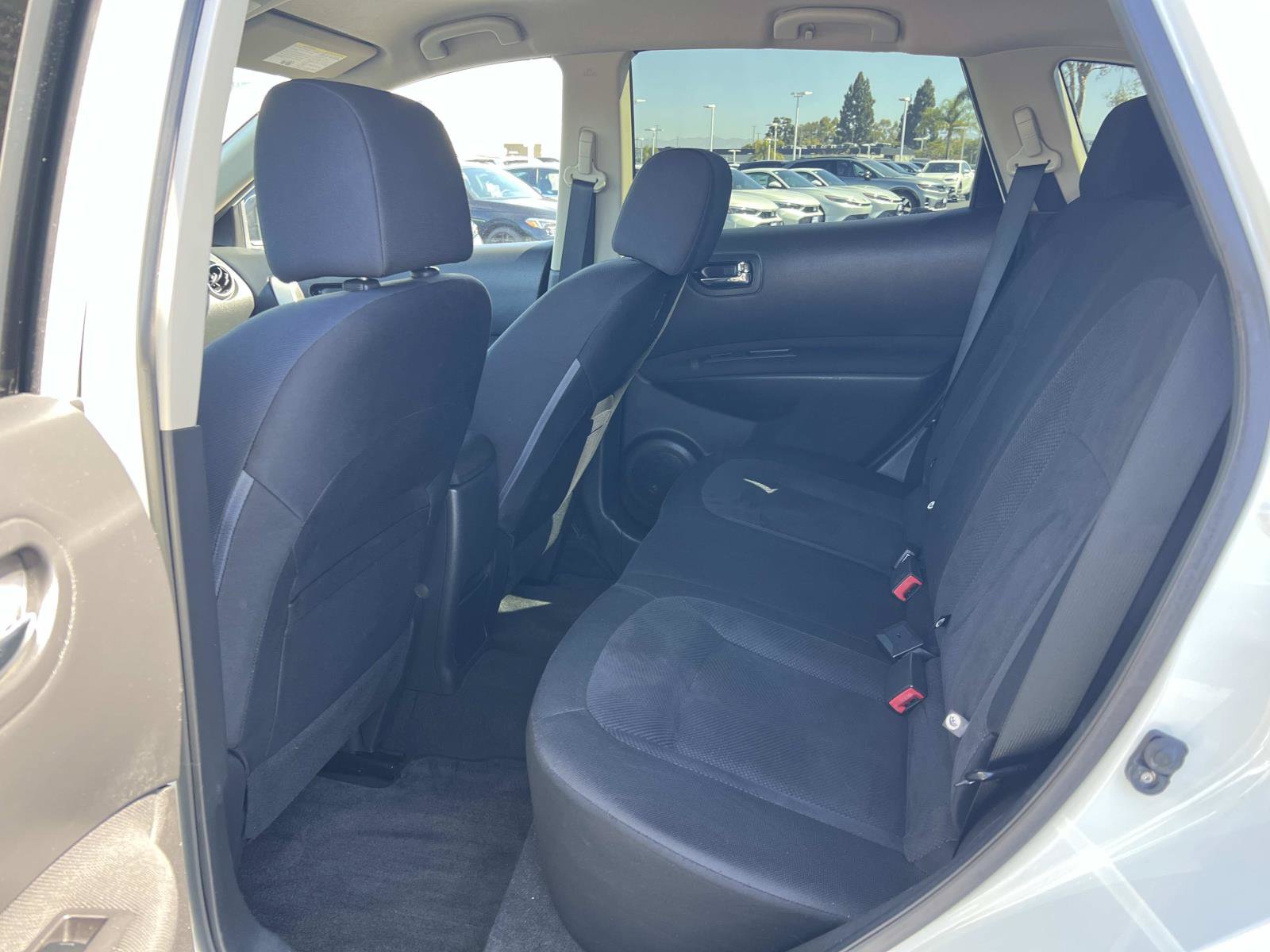 Used 2015 Nissan Rogue S FWD image 16