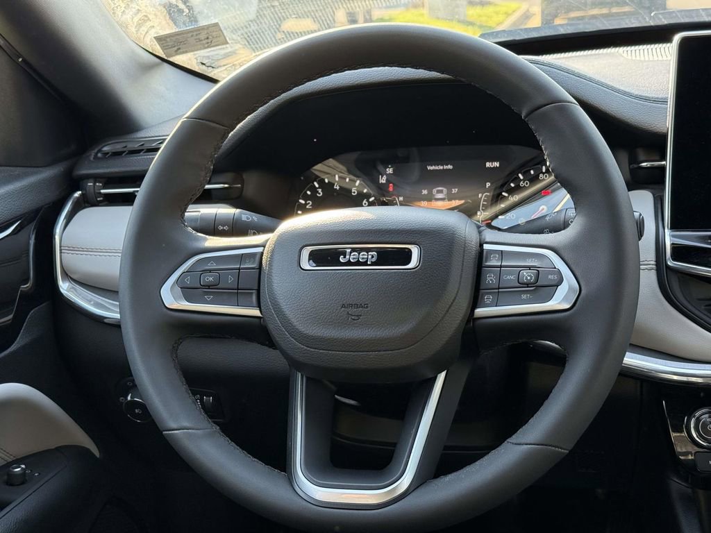 Used 2024 Jeep Compass Limited AWD/4WD image 18