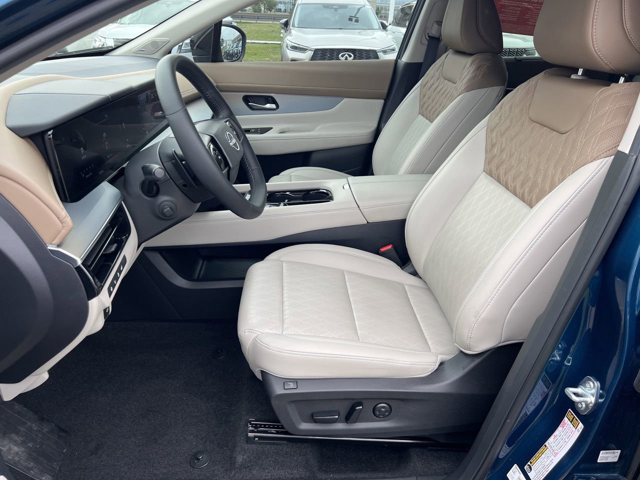 Certified 2025 Nissan Murano Platinum w/ Cargo Package image 23