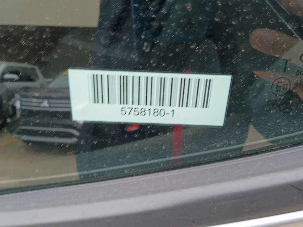 Used 2025 Hyundai Venue SEL FWD image 9