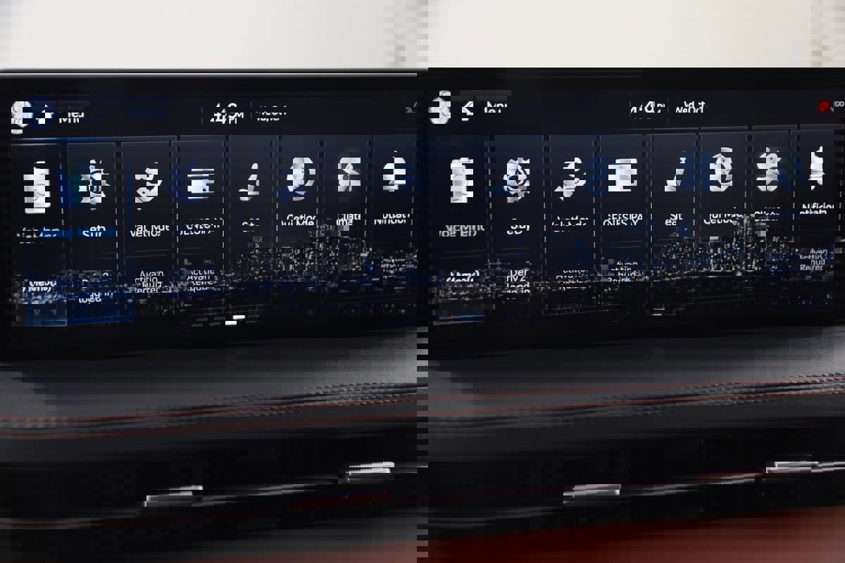 Used 2023 Genesis GV70 2.5T w/ Sport Prestige Package image 40