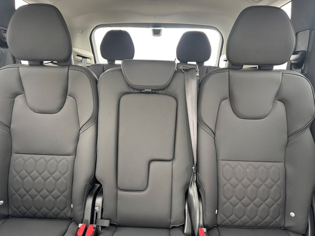 New 2026 Volvo XC90 B6 Plus w/ Protection Package Premier AWD/4WD image 22