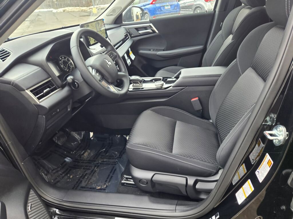 New 2026 Mitsubishi Outlander ES AWD/4WD image 14