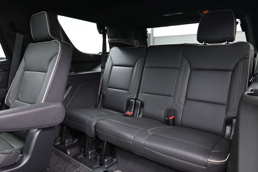 Used 2023 Chevrolet Tahoe Premier w/ Advanced Technology Package AWD/4WD image 23