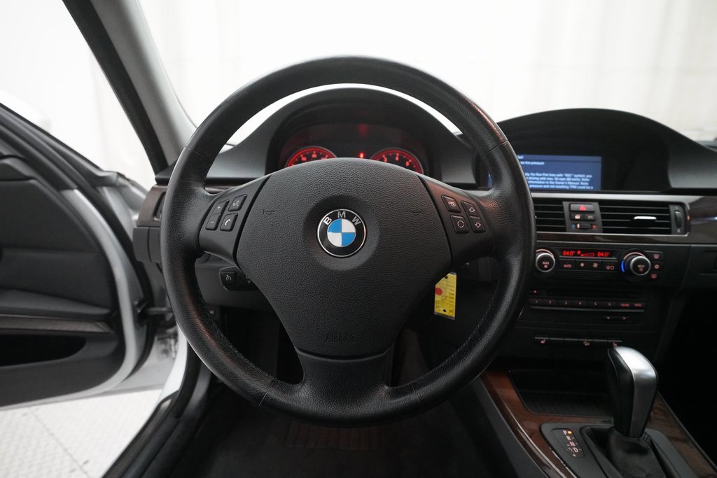 Used 2009 BMW 328i xDrive Sedan image 4