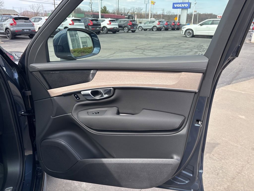 New 2026 Volvo XC90 B6 Plus w/ Protection Package Premier AWD/4WD image 39