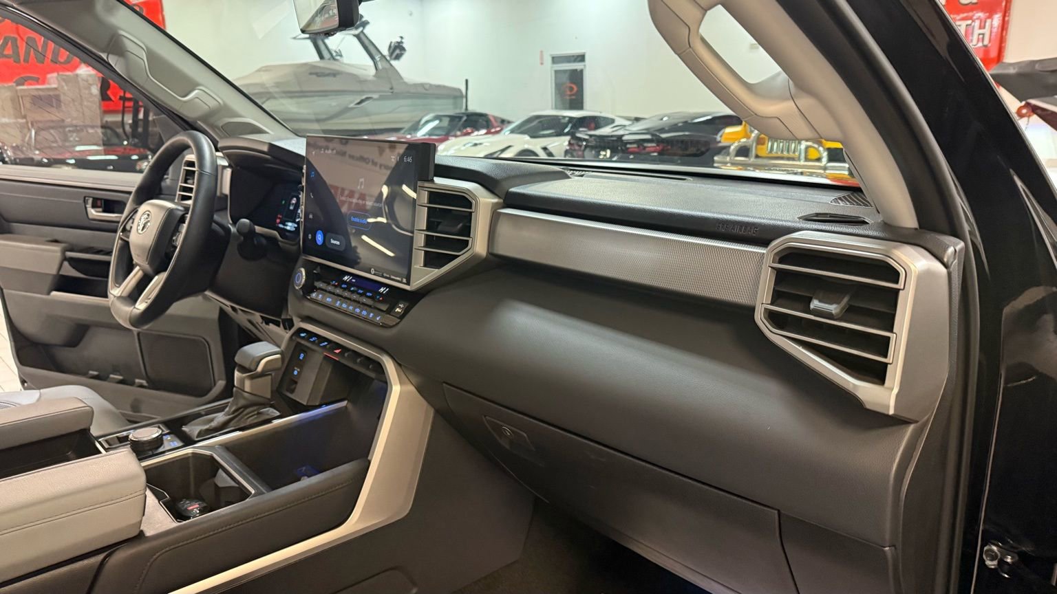 Used 2024 Toyota Tundra Limited image 23