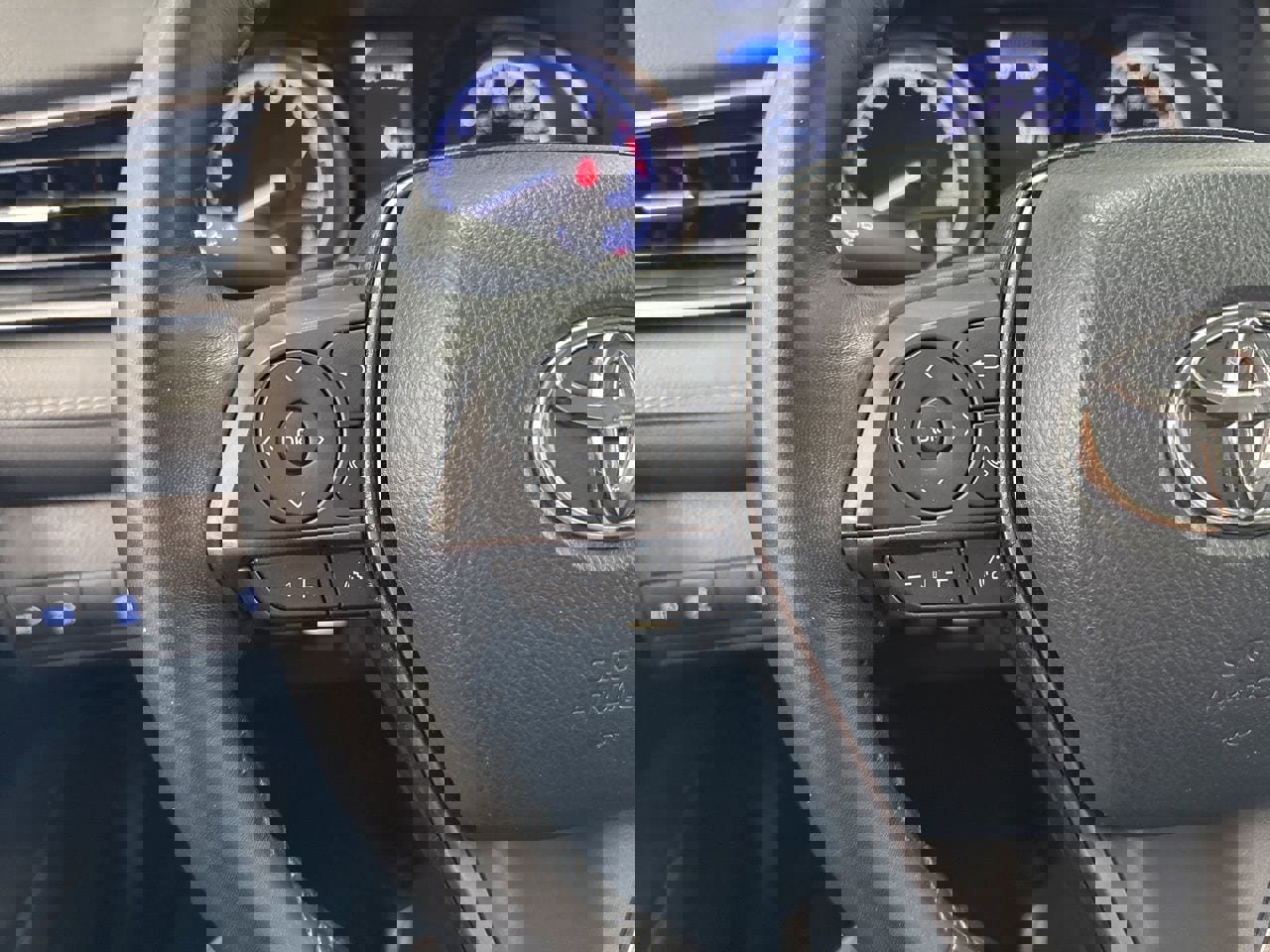 Used 2021 Toyota Camry SE FWD image 18