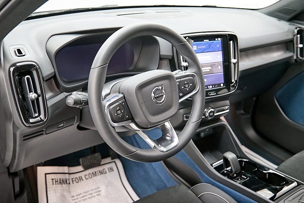 Certified 2023 Volvo XC40 Recharge Ultimate image 16