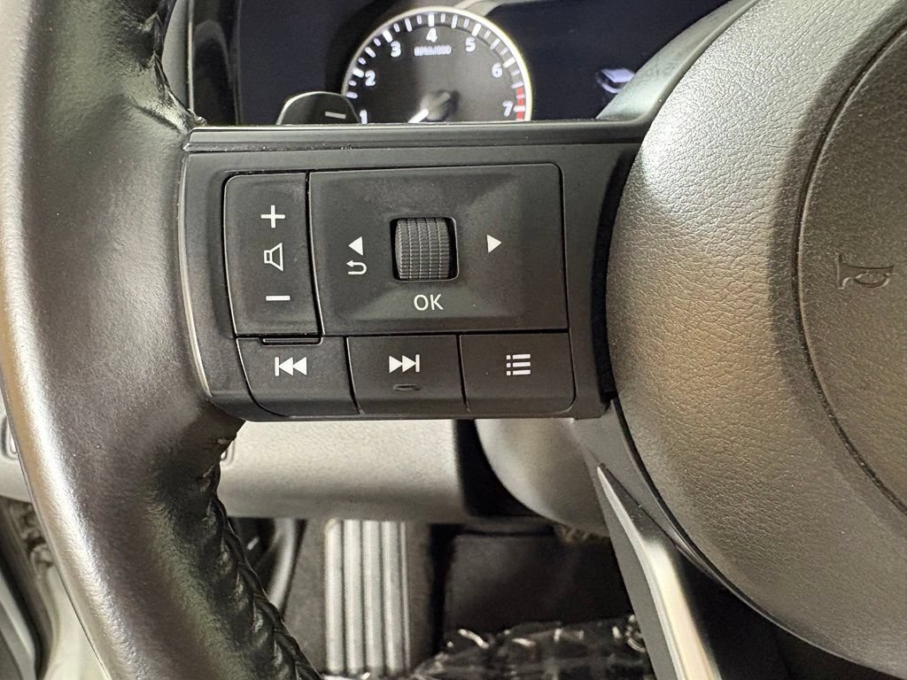 Used 2024 Nissan Pathfinder SV FWD image 25