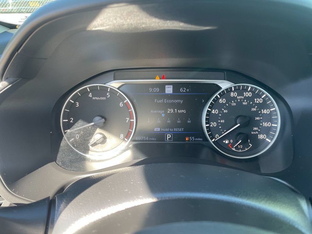 Used 2020 Nissan Altima 2.0 Platinum FWD image 18