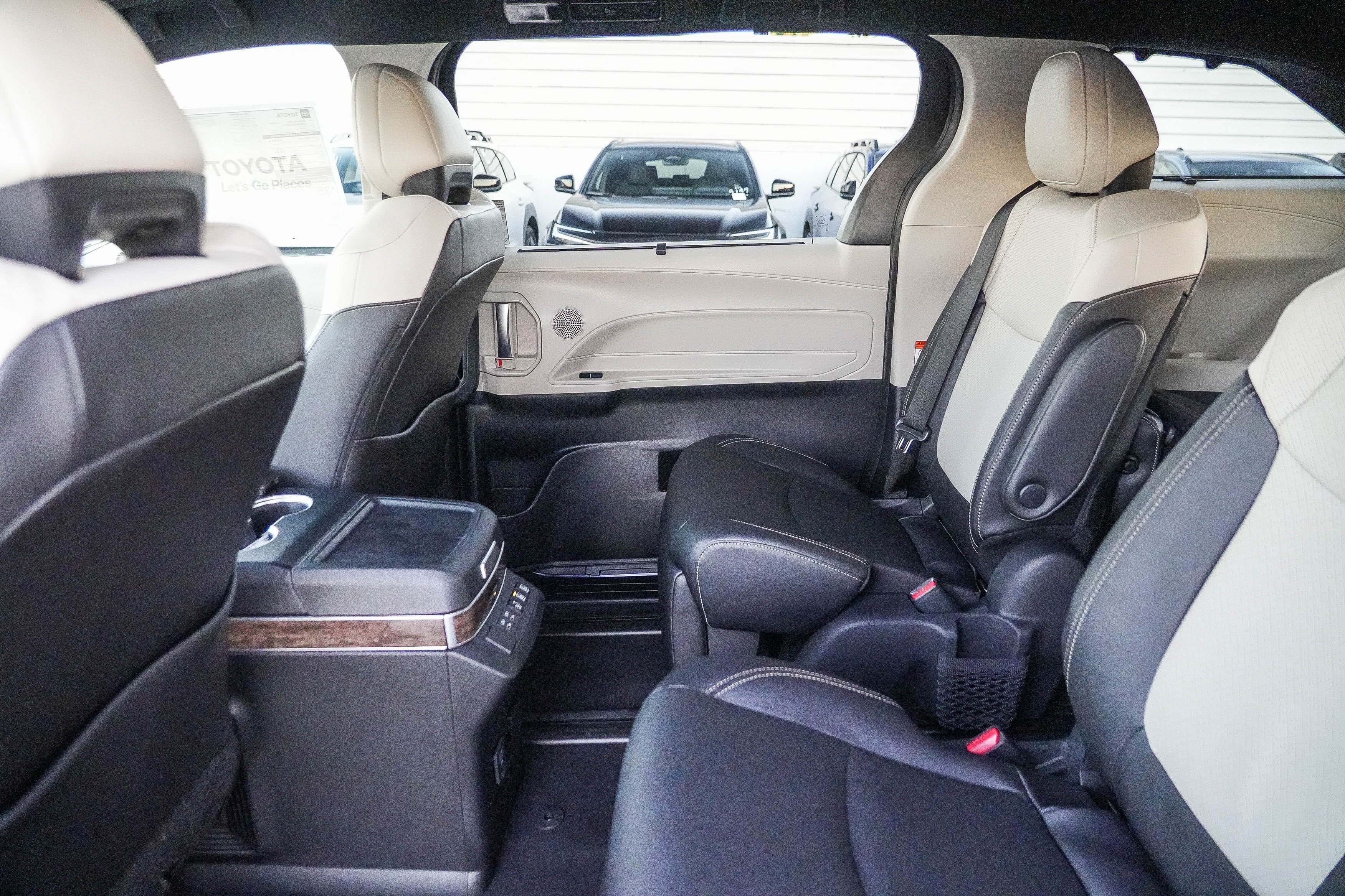 New 2026 Toyota Sienna Platinum AWD/4WD image 22