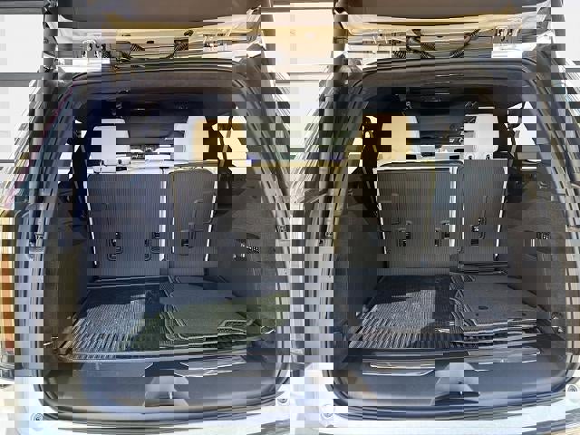 New 2026 Cadillac Escalade ESV Platinum Sport w/ LPO, ONYX Package image 12