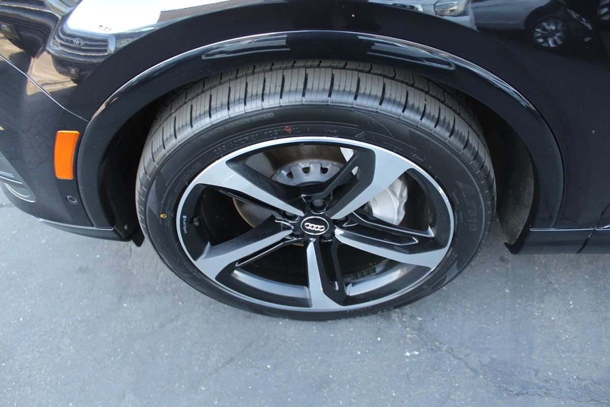 Used 2019 Audi Q7 3.0T Prestige AWD/4WD image 11