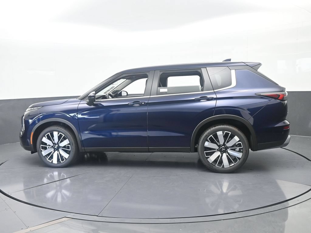 New 2026 Mitsubishi Outlander SE FWD image 3