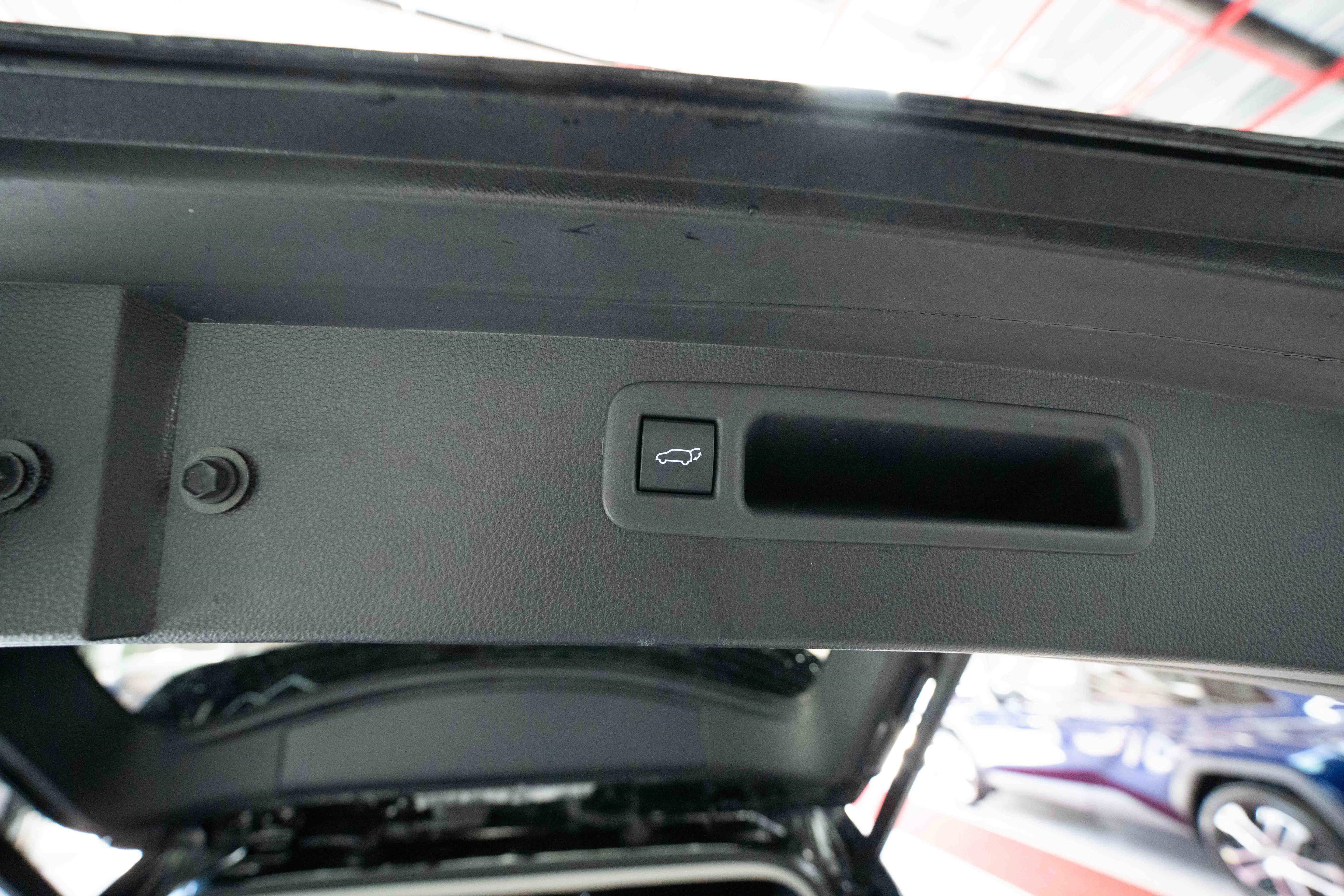 Used 2022 Toyota Highlander XLE AWD/4WD image 29