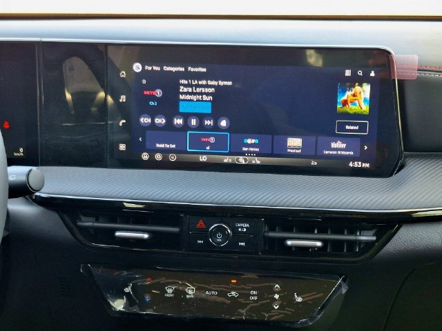 New 2026 Nissan Kicks SR w/ Cold Weather Package FWD image 18