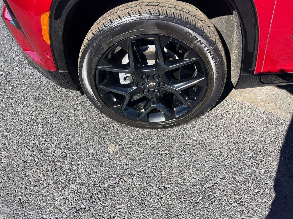 Used 2025 Chevrolet Traverse RS w/ LPO, Floor Liner Package FWD image 38