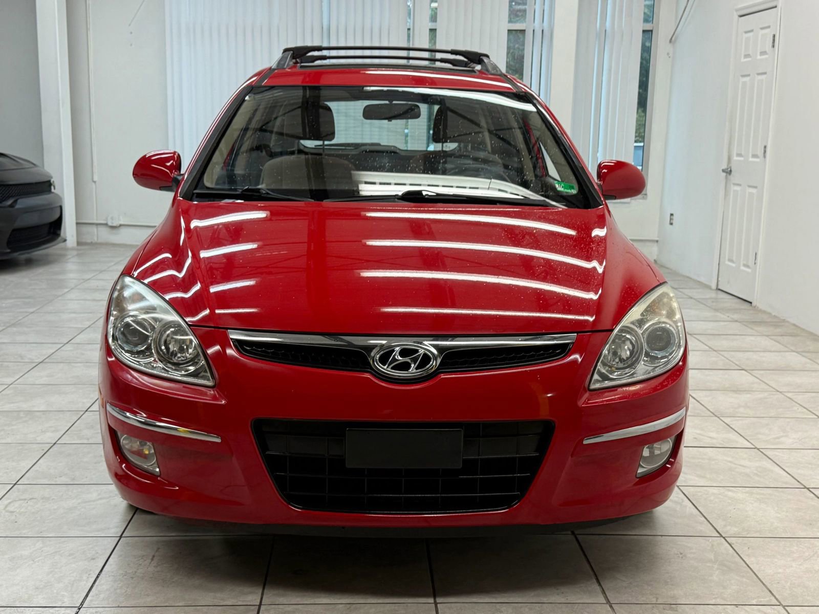 Used 2010 Hyundai Elantra SE image 2