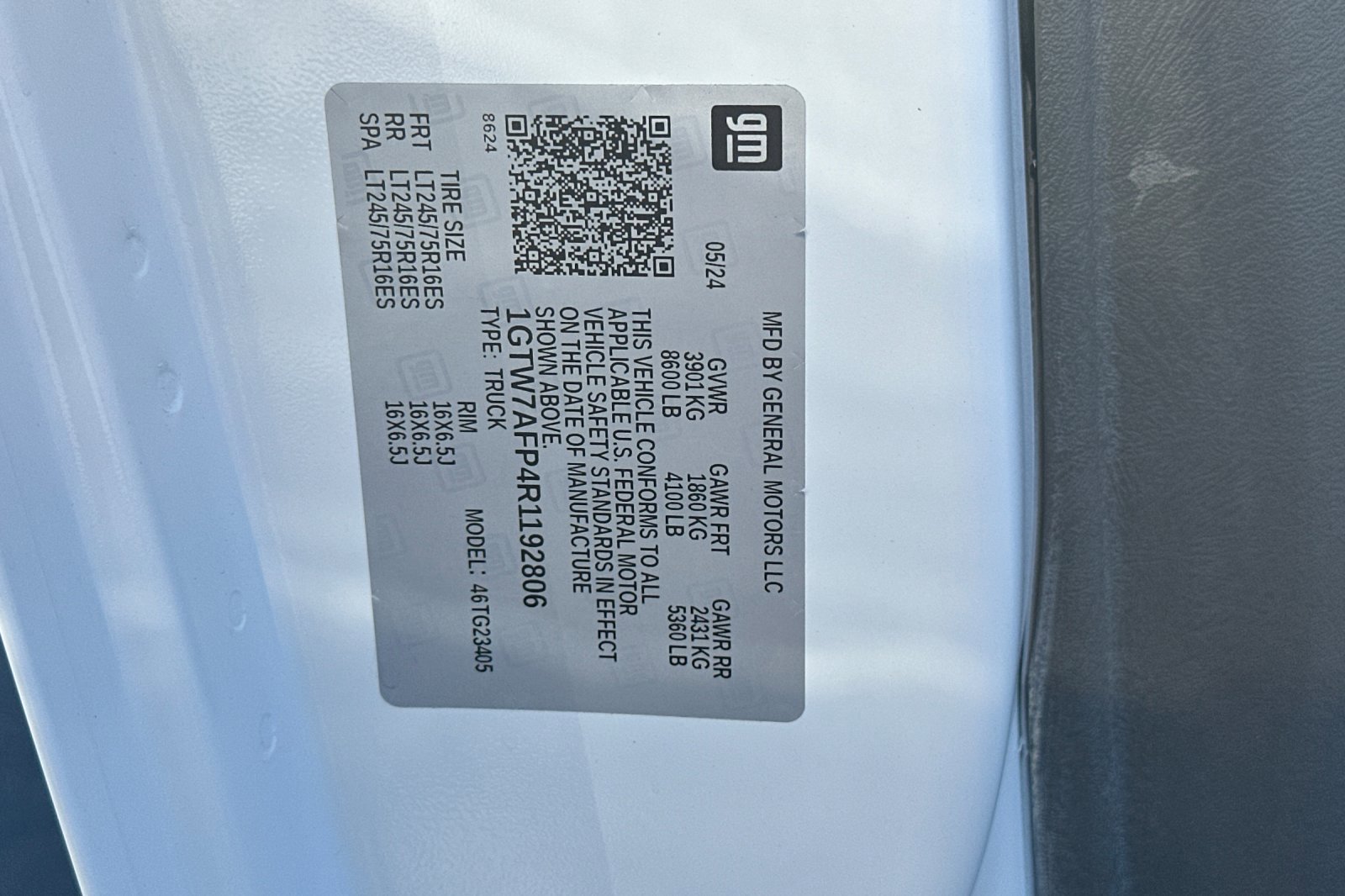Used 2024 GMC Savana 2500 w/ Driver Convenience Package RWD image 26