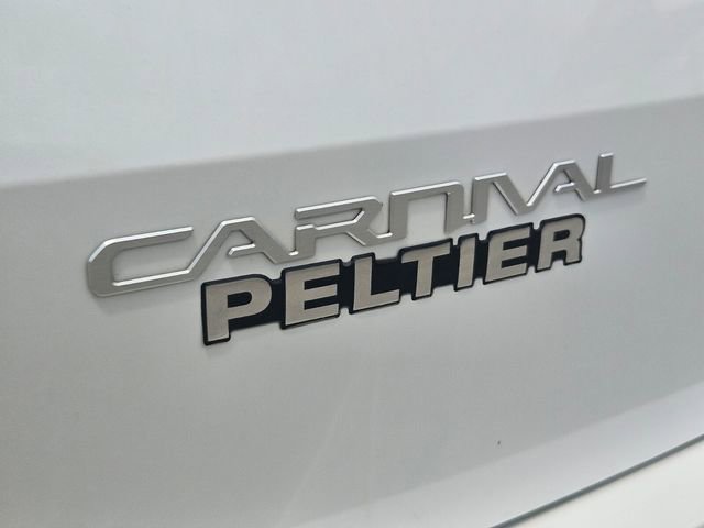 Used 2023 Kia Carnival LX image 9