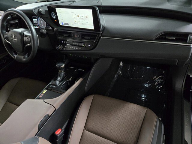 Certified 2023 Lexus ES 300h w/ Premium Package image 24