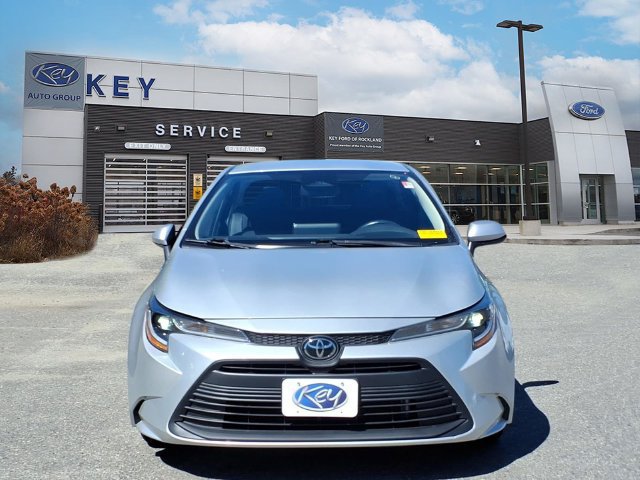 Used 2024 Toyota Corolla LE FWD image 2