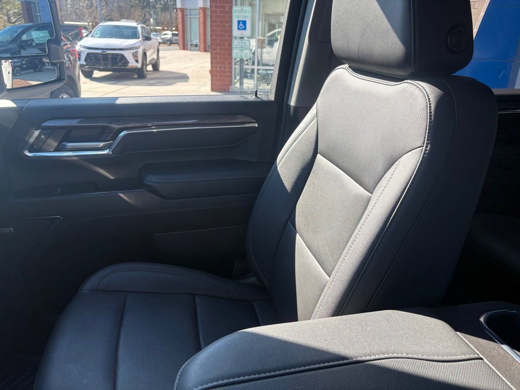 Used 2024 Chevrolet Silverado 2500 LTZ w/ LTZ Plus Package image 11