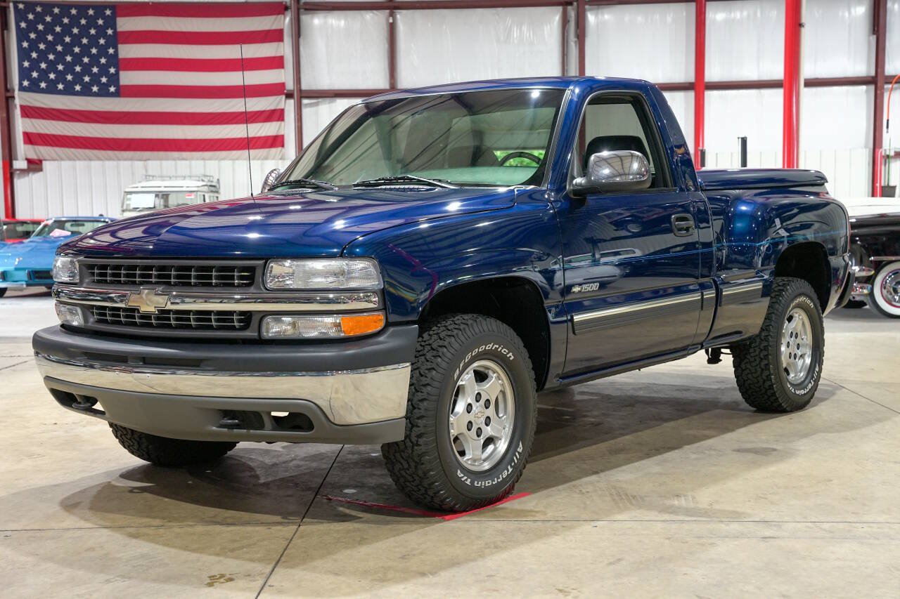 Used 2001 Chevrolet Silverado 1500 LS w/ Off-Road Chassis Pkg AWD/4WD image 1