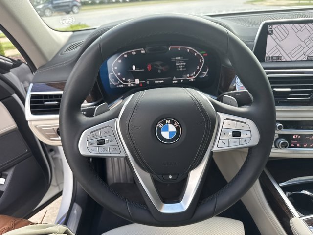Used 2021 BMW 750i xDrive image 18