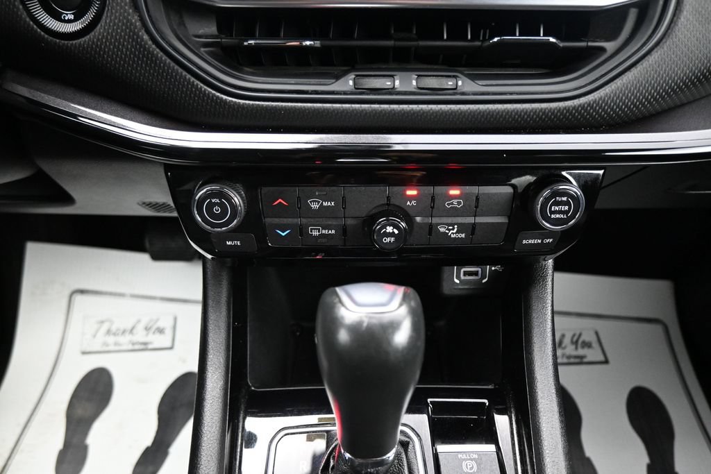 Used 2022 Jeep Compass Latitude FWD image 17