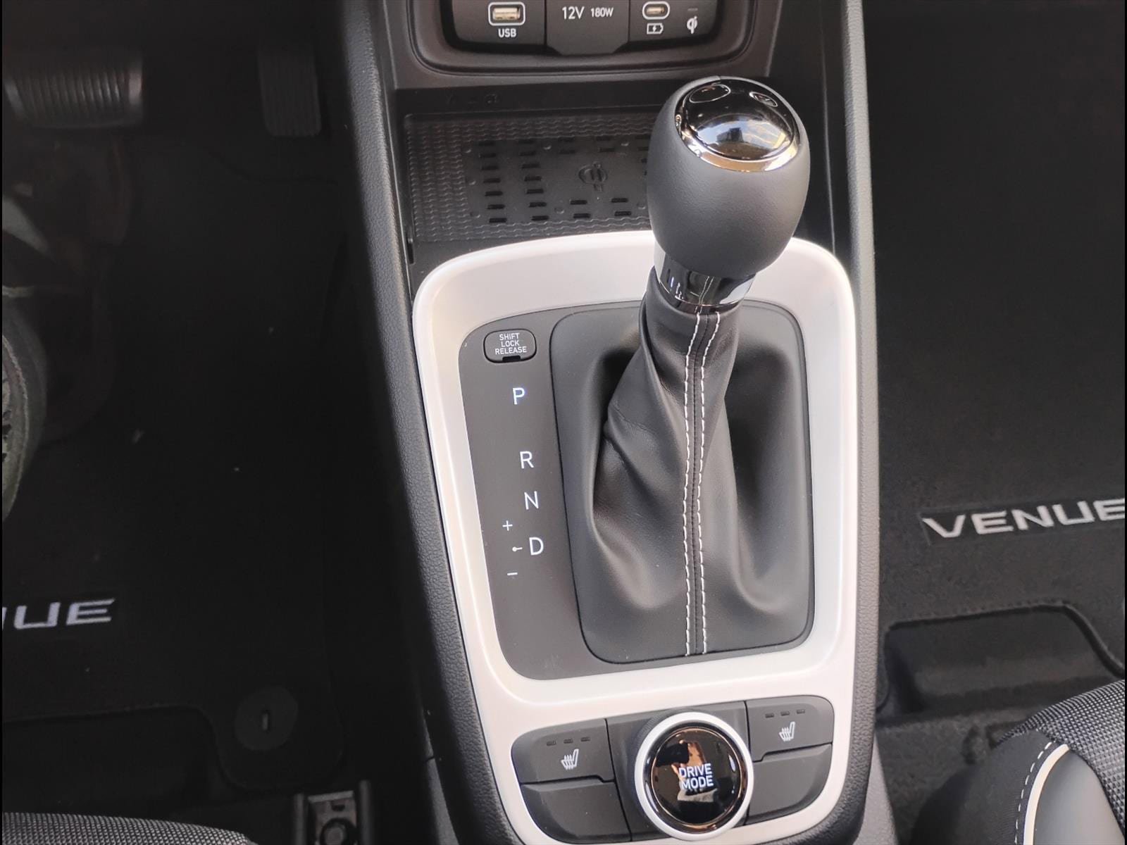 New 2026 Hyundai Venue SEL FWD image 28