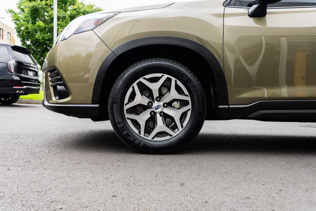Used 2022 Subaru Forester Premium AWD/4WD image 7