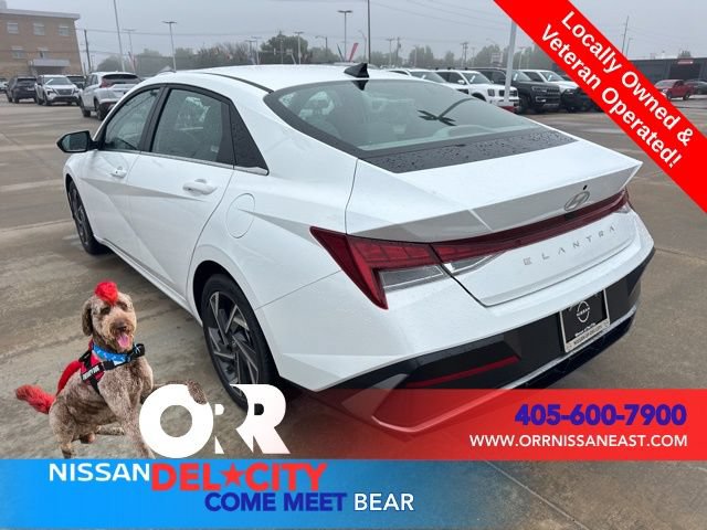 Used 2025 Hyundai Elantra SEL FWD video 3