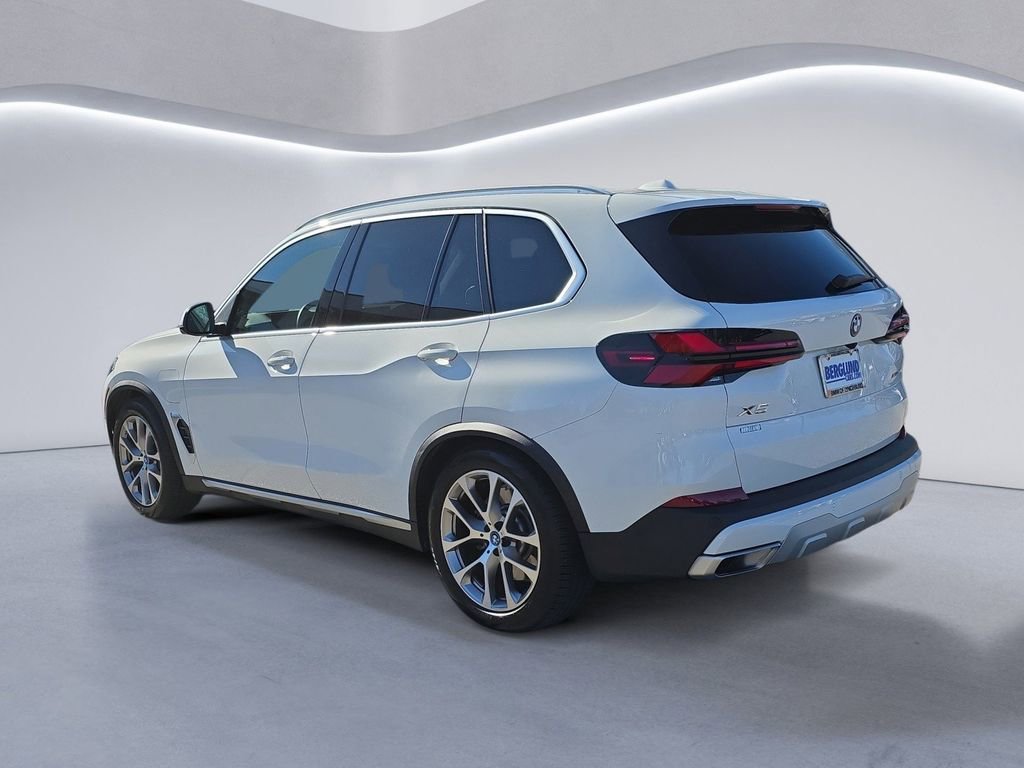 Used 2025 BMW X5 xDrive50e w/ Premium Package image 5